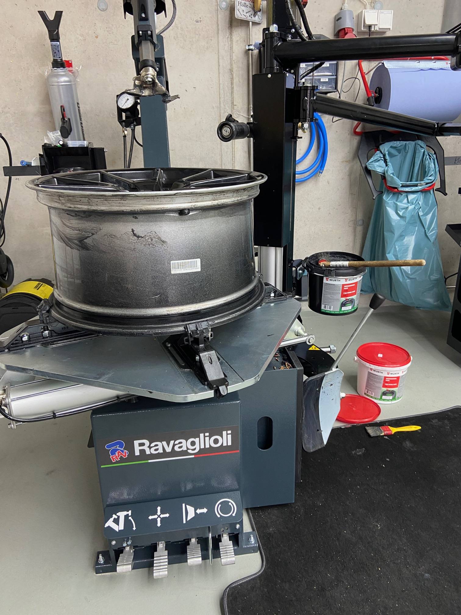 image4 10x19" Porsche 987